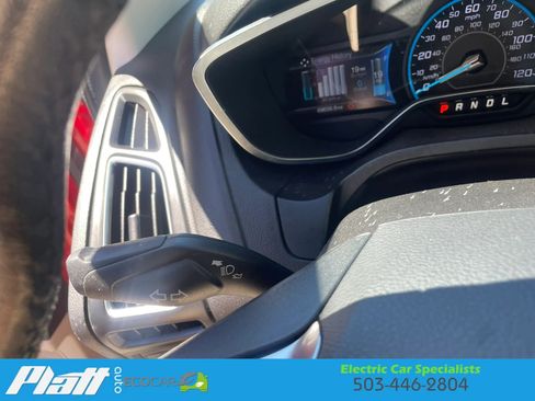 Used 2018 Ford Focus Electric Hatchback FWD image 30