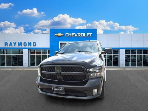 Used 2017 RAM 1500 Express w/ Black Ram 1500 Express Group AWD/4WD image 7