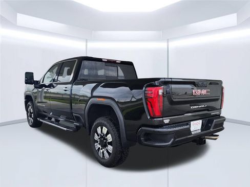 Used 2024 GMC Sierra 2500 Denali AWD/4WD image 5