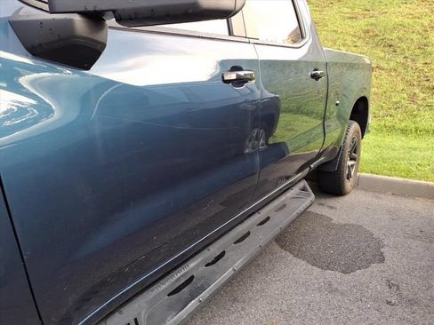 Used 2021 Chevrolet Silverado 1500 LT Trail Boss w/ Convenience Package II AWD/4WD image 5