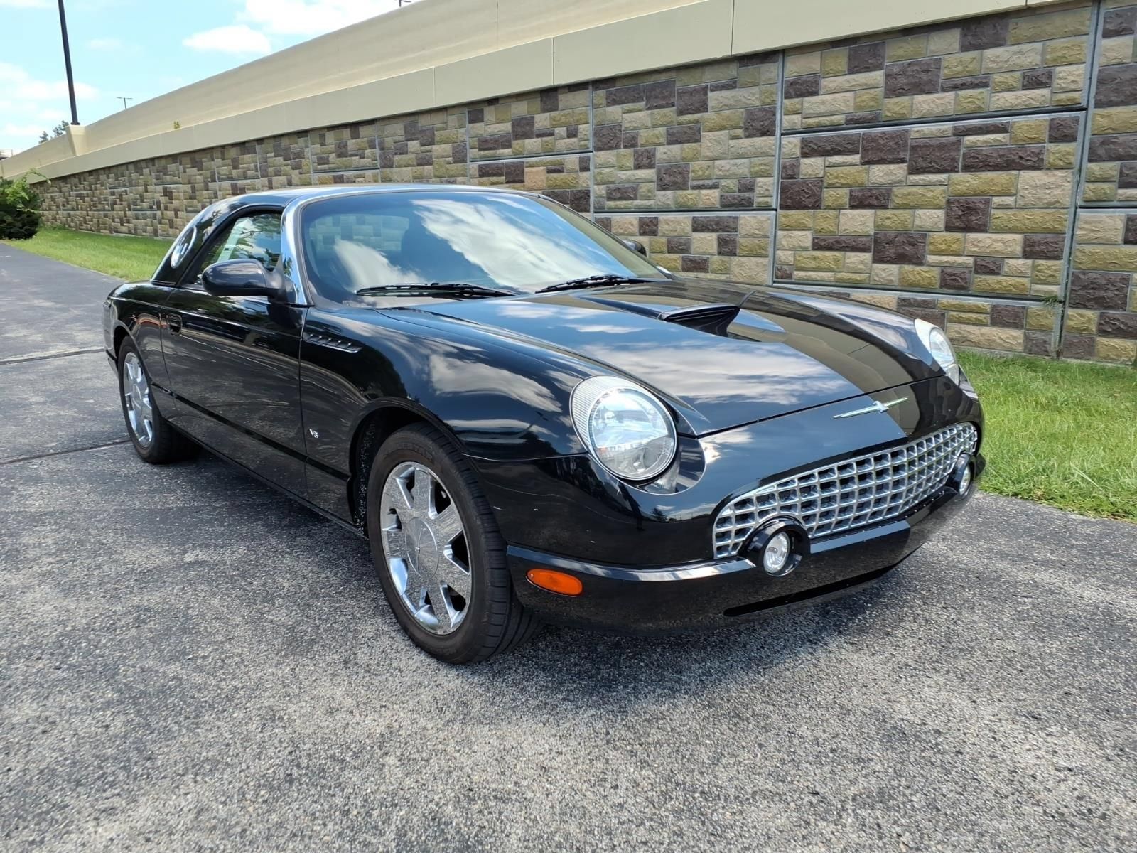 Used 2003 Ford Thunderbird RWD image 2
