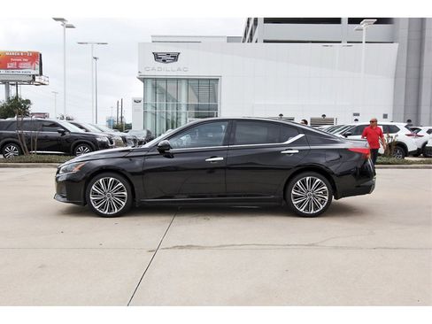 Used 2023 Nissan Altima 2.5 SL image 3