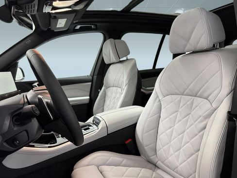 Used 2026 BMW X5 sDrive40i image 5