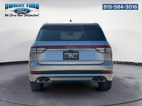 Used 2023 Lincoln Aviator Grand Touring AWD/4WD image 4