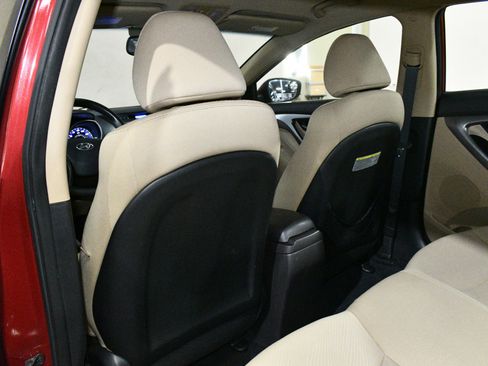 Used 2013 Hyundai Elantra GLS w/ Preferred Pkg image 15