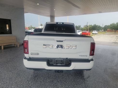Used 2025 RAM 2500 Limited AWD/4WD image 4