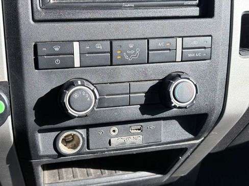 Used 2012 Ford F150 XLT w/ XLT Chrome Pkg image 9