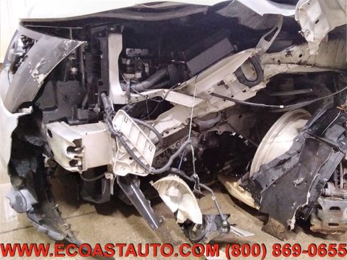 Used 2014 Nissan Pathfinder SV image 16