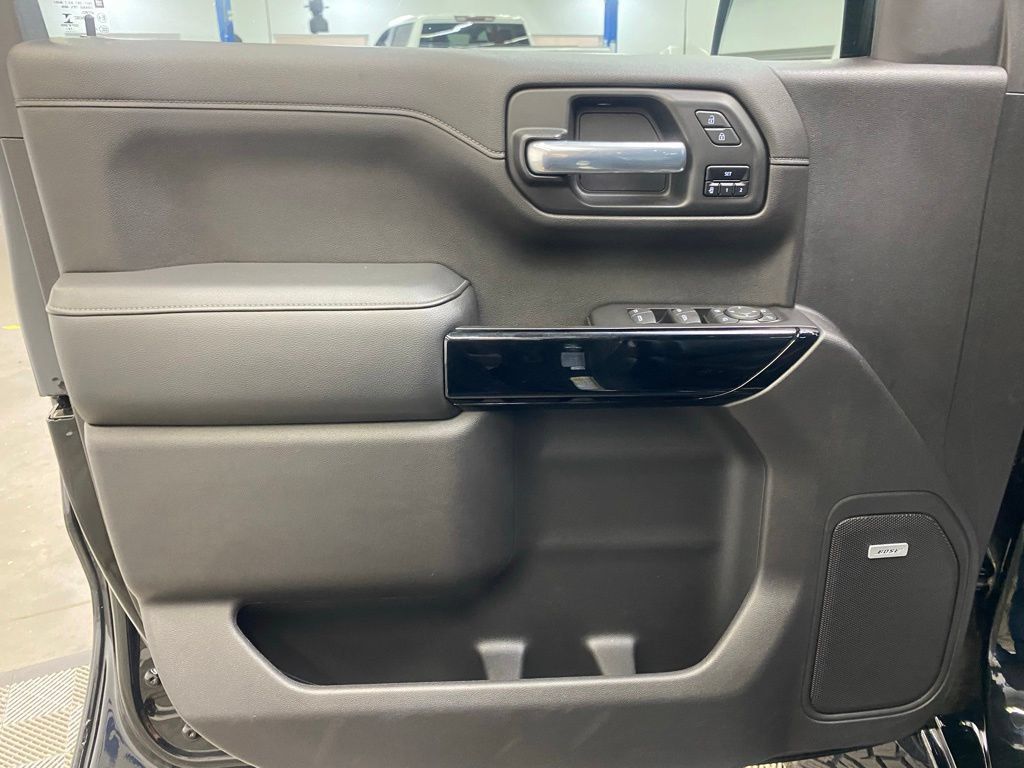 Used 2020 Chevrolet Silverado 1500 LTZ w/ LTZ Plus Package AWD/4WD image 15