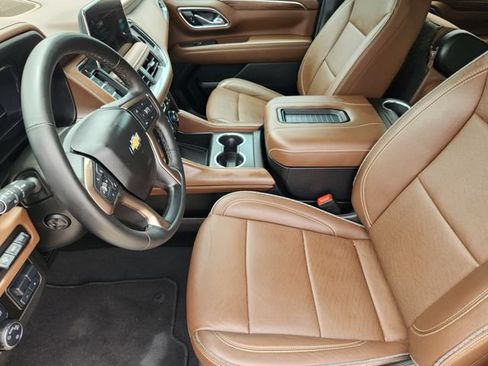 Used 2024 Chevrolet Suburban High Country w/ Premium Package AWD/4WD image 4
