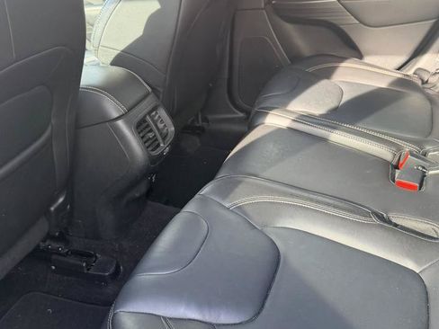 Used 2016 Jeep Cherokee Limited FWD image 13