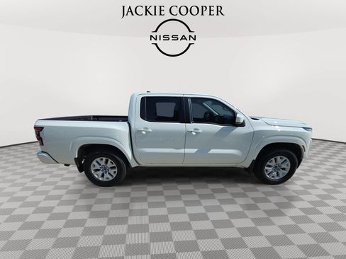 Used 2024 Nissan Frontier SV w/ SV Convenience Package RWD image 4
