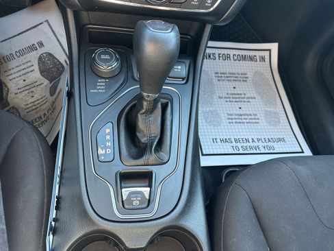 Used 2019 Jeep Cherokee Latitude w/ Cold Weather Group image 55