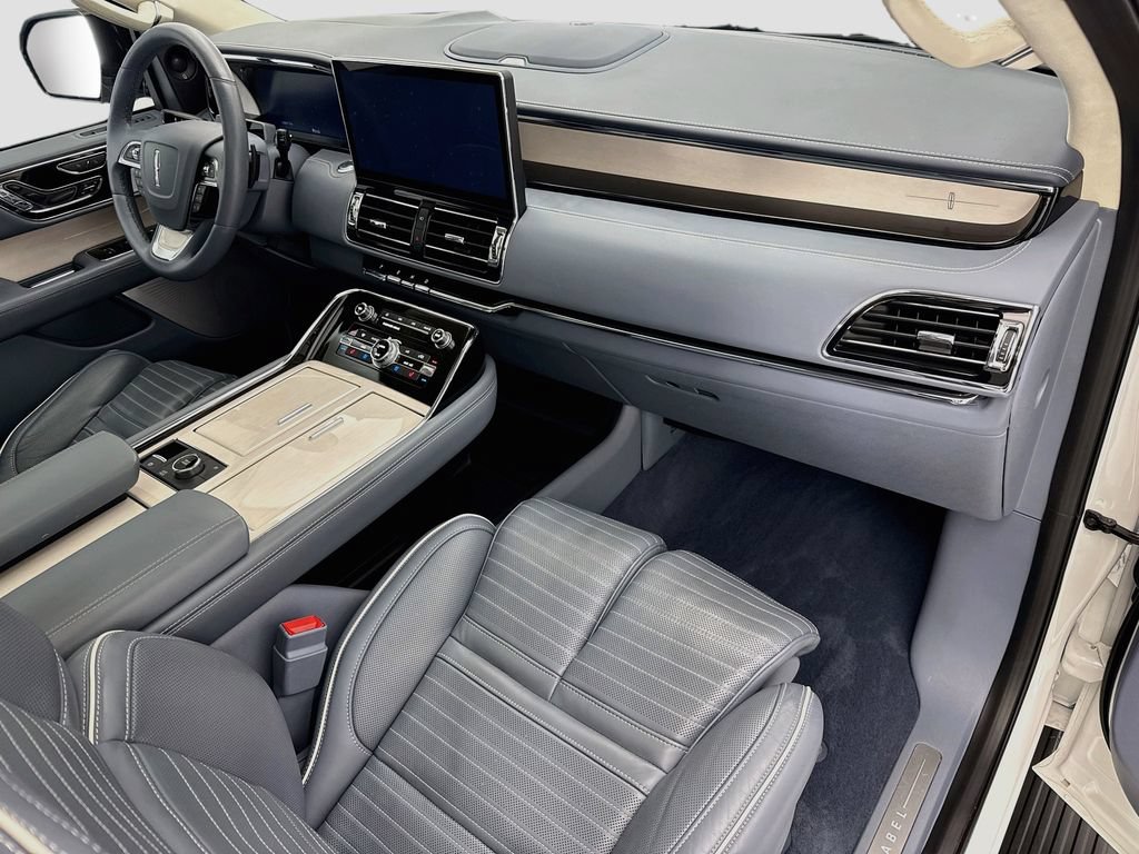 Used 2024 Lincoln Navigator Black Label AWD/4WD image 15