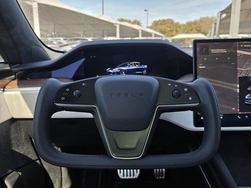 Used 2022 Tesla Model S image 10