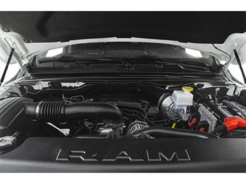 Used 2019 RAM 1500 Laramie AWD/4WD image 17