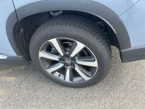 Used 2025 Honda Pilot Touring image 11