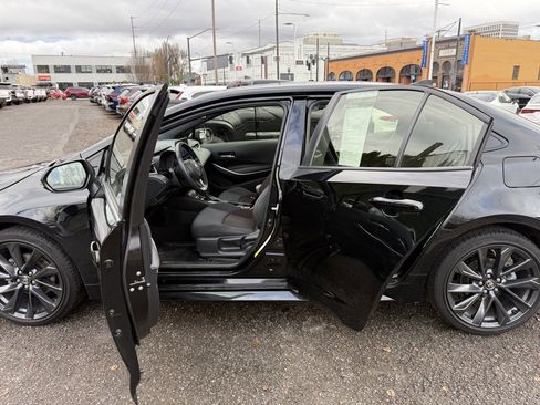 Used 2023 Toyota Corolla SE image 15