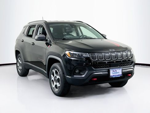 Used 2022 Jeep Compass Trailhawk w/ Trailhawk Convenience Group AWD/4WD image 3