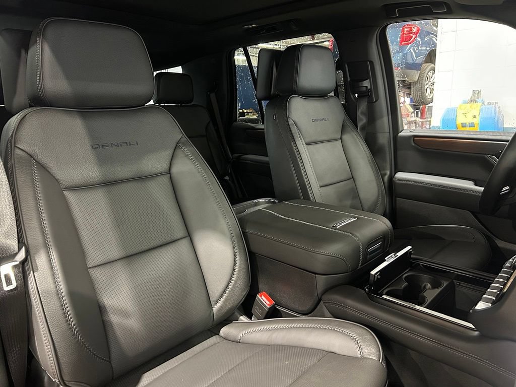 New 2026 GMC Yukon Denali w/ Advanced Technology Package AWD/4WD image 44