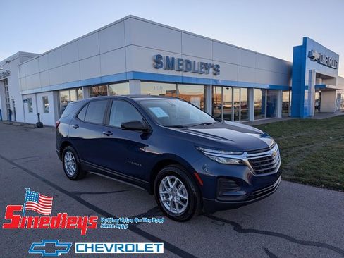 Used 2023 Chevrolet Equinox LS w/ LS Convenience Package image 1