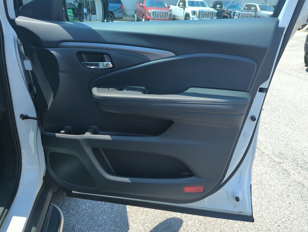 Used 2025 Honda Ridgeline RTL image 33