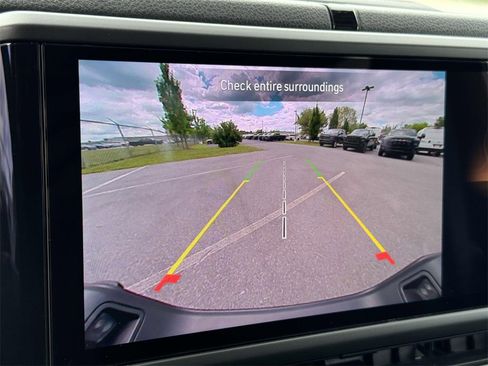 Used 2025 Jeep Gladiator Sport image 17