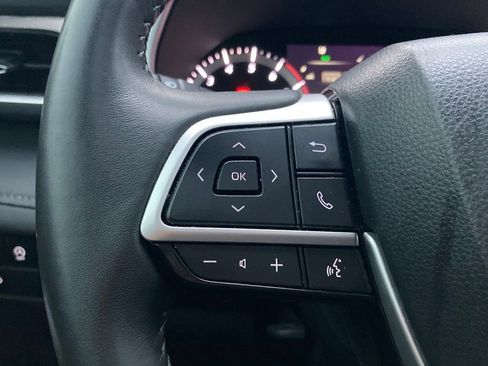 Certified 2024 Toyota Highlander XLE FWD image 15