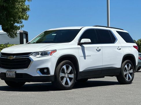 Used 2021 Chevrolet Traverse LT w/ LT Premium Package AWD/4WD image 8