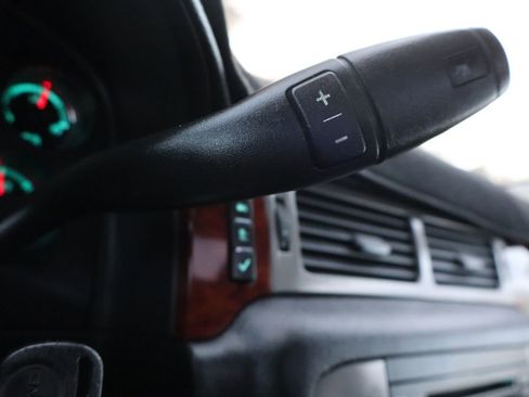 Used 2011 GMC Yukon SLT w/ SLT-2 Equipment Package image 35