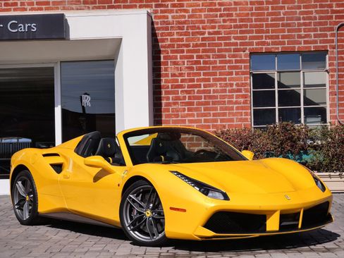 Used 2018 Ferrari 488 Spider RWD image 1