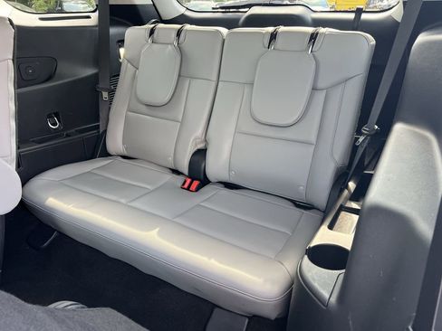 Used 2025 Ford Explorer Active w/ Active Comfort Package image 20