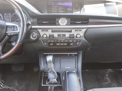 Used 2018 Lexus ES 350 w/ Navigation System Package FWD image 13