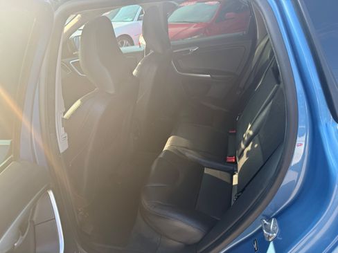 Used 2017 Volvo XC60 T5 Dynamic w/ Preferred Option Package FWD image 7
