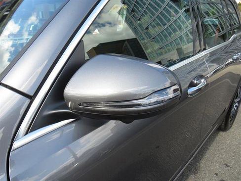 Used 2025 Mercedes-Benz GLB 35 AMG 4MATIC image 24