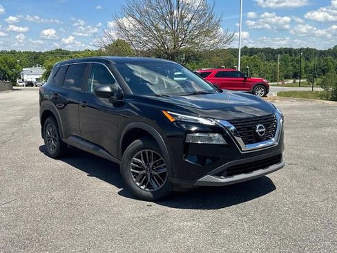 Used 2023 Nissan Rogue S FWD image 2