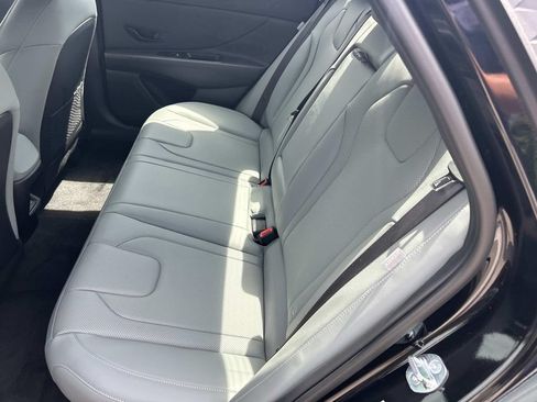 Used 2025 Hyundai Elantra Limited FWD image 20