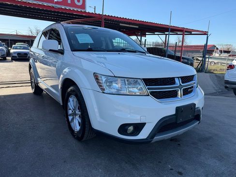 Used 2013 Dodge Journey SXT w/ Flexible Seating Group image 4