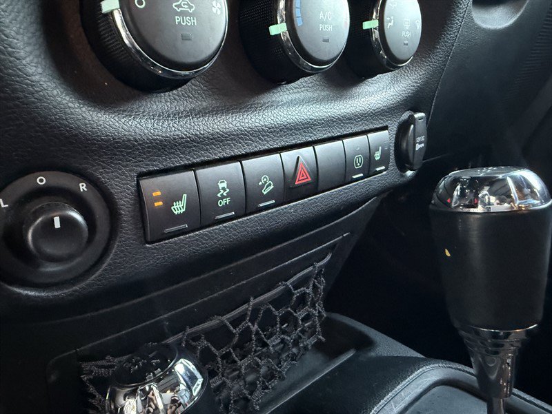 Used 2017 Jeep Wrangler Unlimited Rubicon AWD/4WD image 18