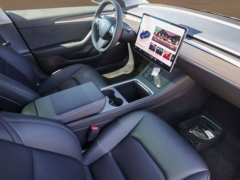 Used 2023 Tesla Model 3 Standard Range RWD image 27