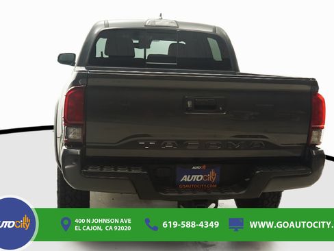 Used 2019 Toyota Tacoma TRD Off-Road w/ Technology Package AWD/4WD image 15