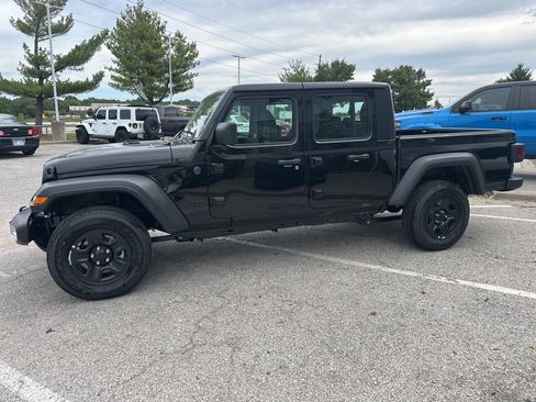 New 2025 Jeep Gladiator Sport image 15