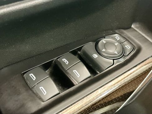 Used 2019 Chevrolet Silverado 1500 LT Trail Boss AWD/4WD image 18