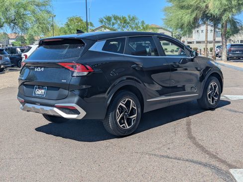 Certified 2024 Kia Sportage LX image 3