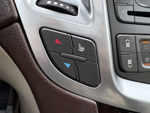 Used 2011 Cadillac SRX Luxury FWD image 22