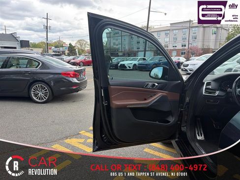 Used 2023 BMW X5 sDrive40i w/ M Sport Package image 11