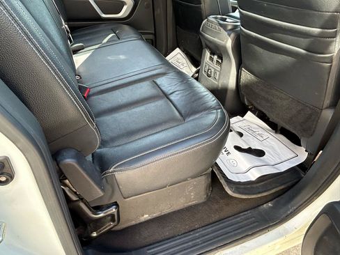 Used 2017 Nissan Titan PRO-4X w/ Pro-4x Convenience Package AWD/4WD image 11