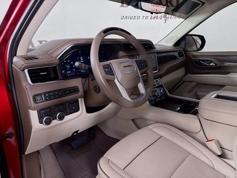 Used 2023 GMC Yukon Denali w/ Advanced Technology Package image 11