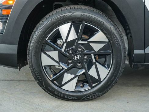Used 2025 Hyundai Kona SEL FWD image 12