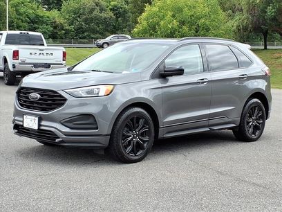 Used 2022 Ford Edge SE w/ Black Appearance Package